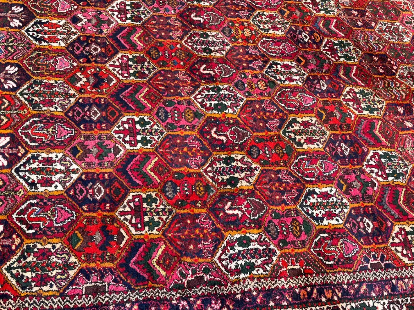 فرش دست بافت سالم|فرش|اصفهان, سپاهانشهر|دیوار