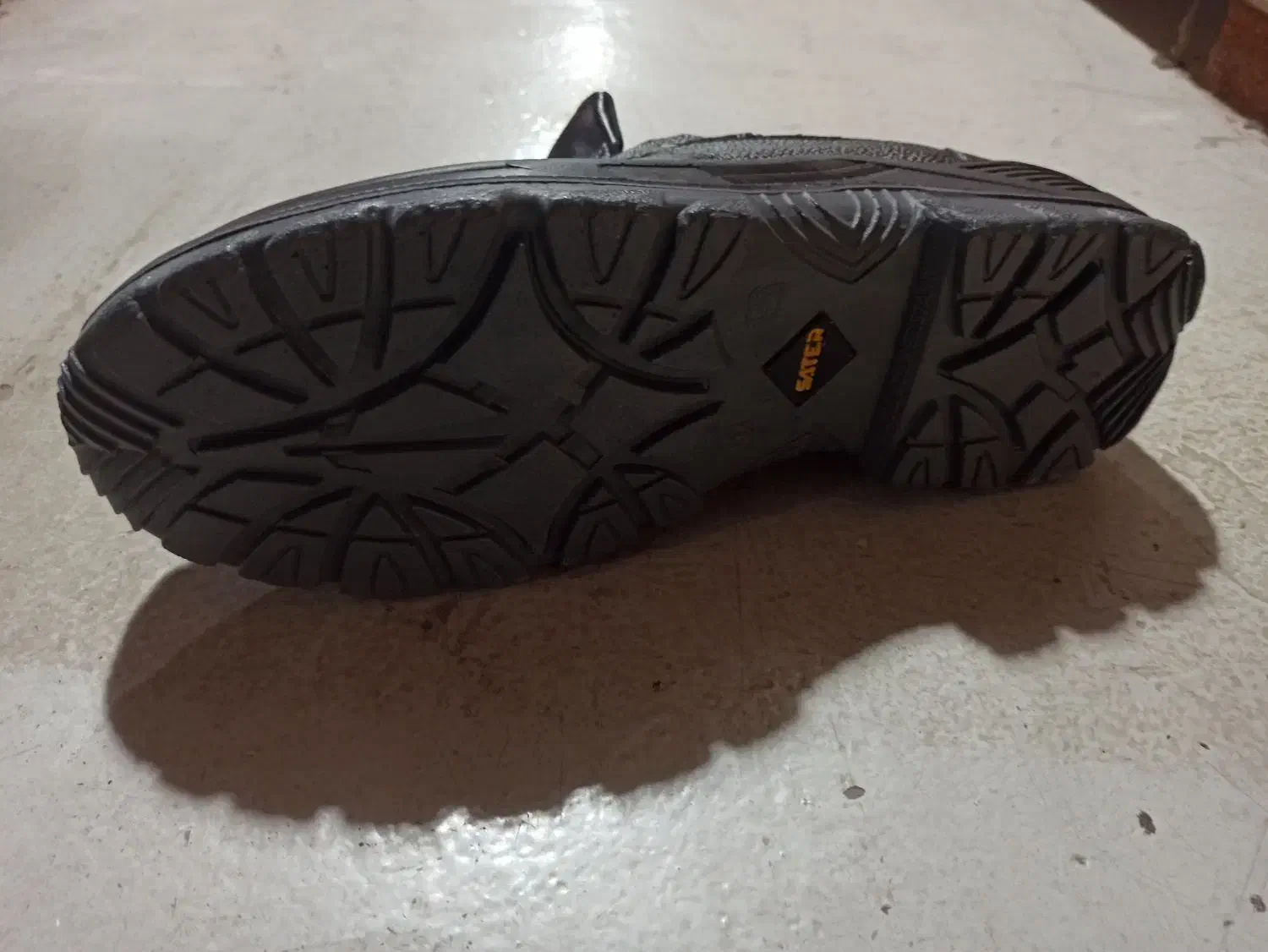 کفش ایمنی|کیف، کفش، کمربند|رشت, جهاد|دیوار