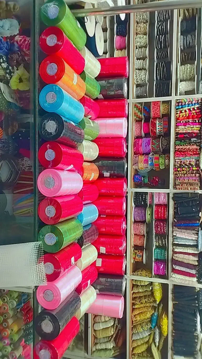 نگین لباس بادکنک میله پرده حجله نوار های نگینی|صنایع دستی و سایر لوازم تزئینی|زاهدان, |دیوار