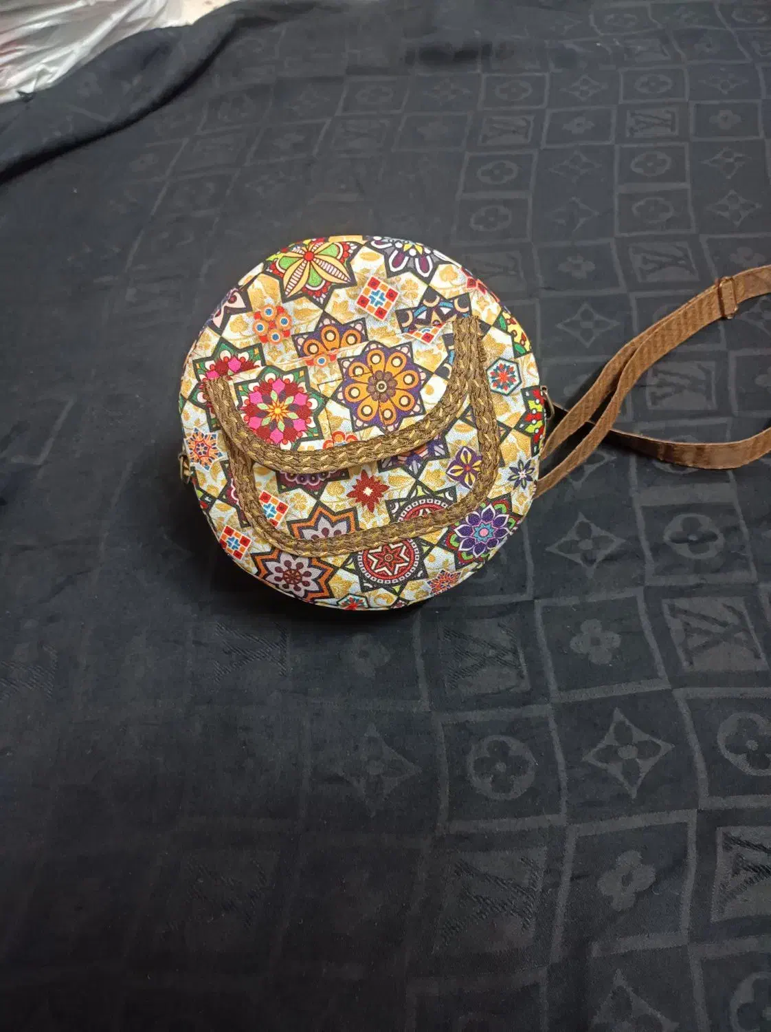 کیف دوشی گرد سنتی بند بلند|کیف، کفش، کمربند|قوچان, |دیوار