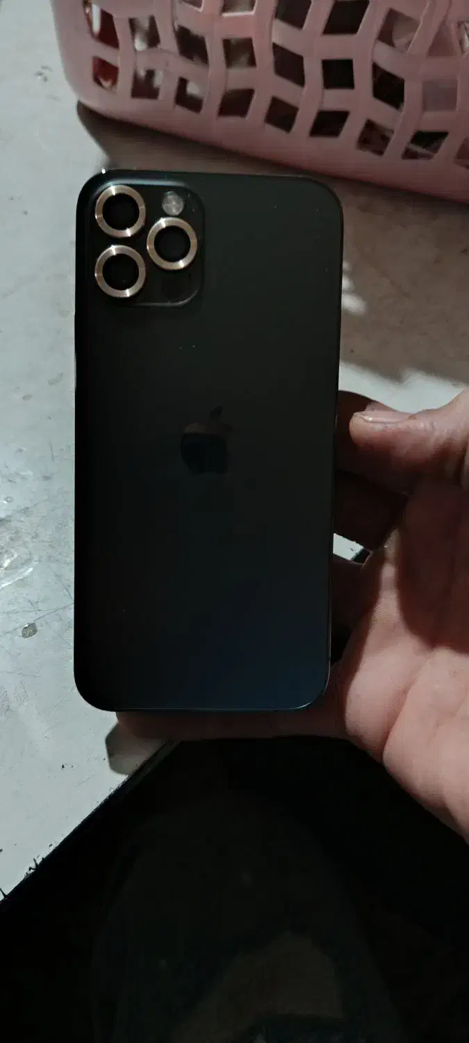 ۱۲ پرو|موبایل|میانه, |دیوار