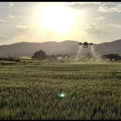 سم پاشی با پهپاد ۳۰ لیتری|خدمات باغبانی و درختکاری|خرم‌آباد, |دیوار