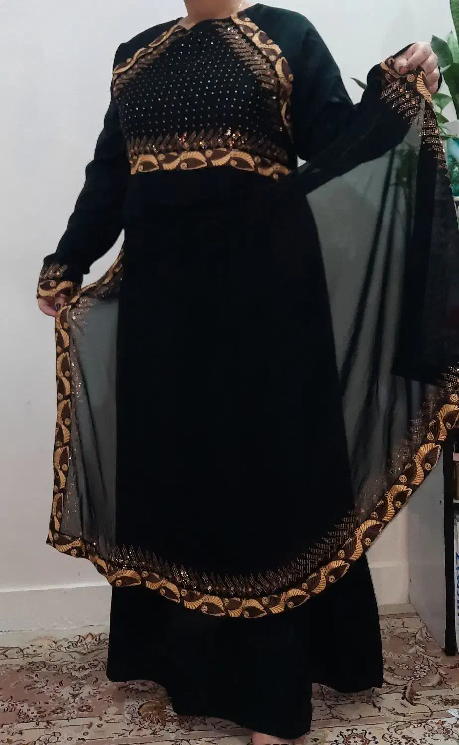 مانتو عبای گلدوزی و سنگکاری|لباس|اهواز, زندوکیلی|دیوار