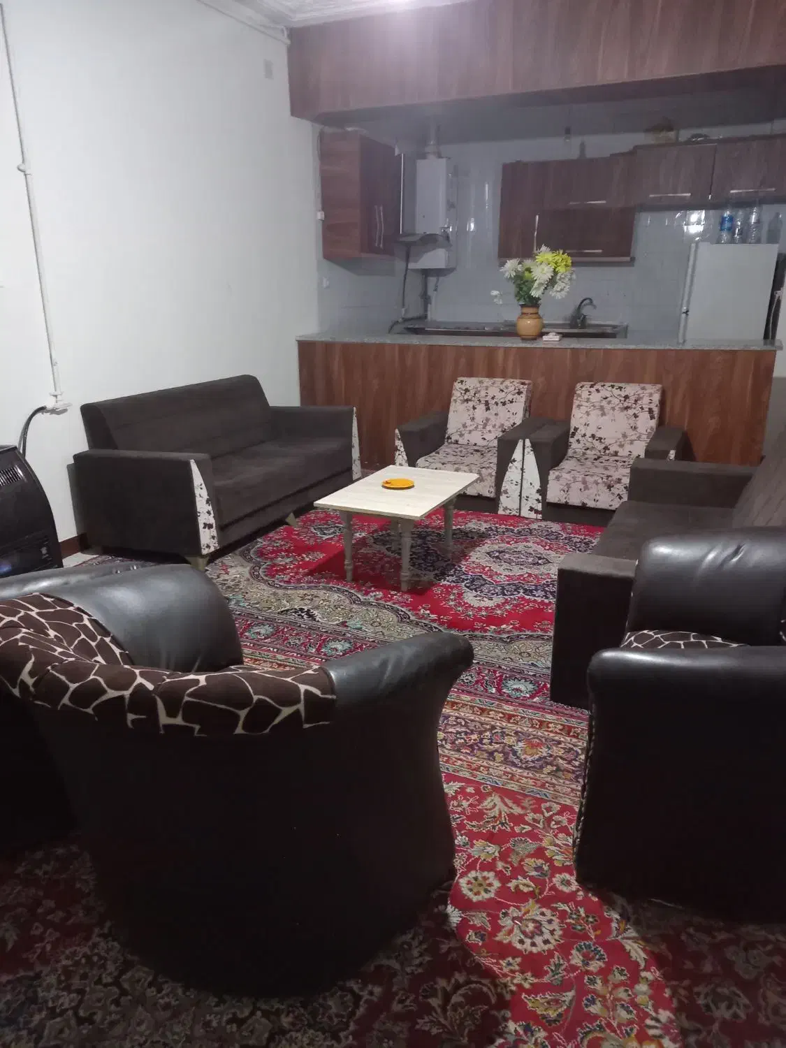 اجاره منزل و آپارتمان مبله|اجارهٔ کوتاهمدت آپارتمان و سوئیت|شیراز, شاه قلی بیگی|دیوار