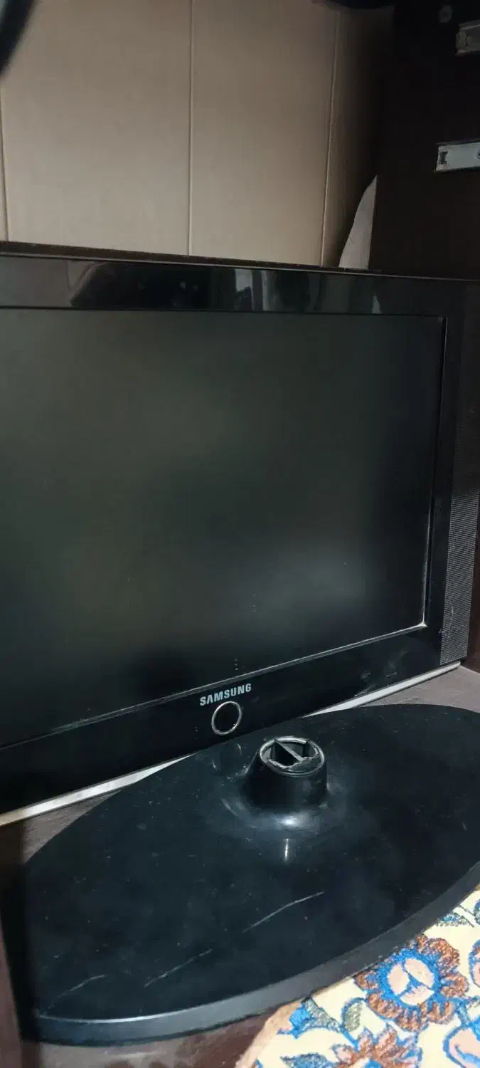 تلویزیون ال سی دی 22اینچ سامسونگ اصل|تلویزیون و پروژکتور|آران و بیدگل, |دیوار