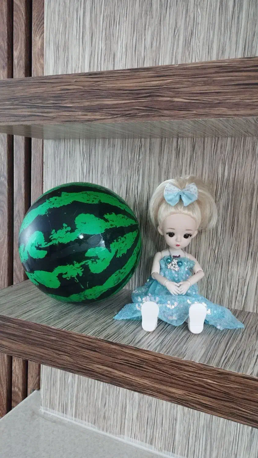 عروسک شیک و زیبا همراه توپ هندوانه ای|اسباب‌بازی بچه|گلبهار, شهر جدید گلبهار|دیوار