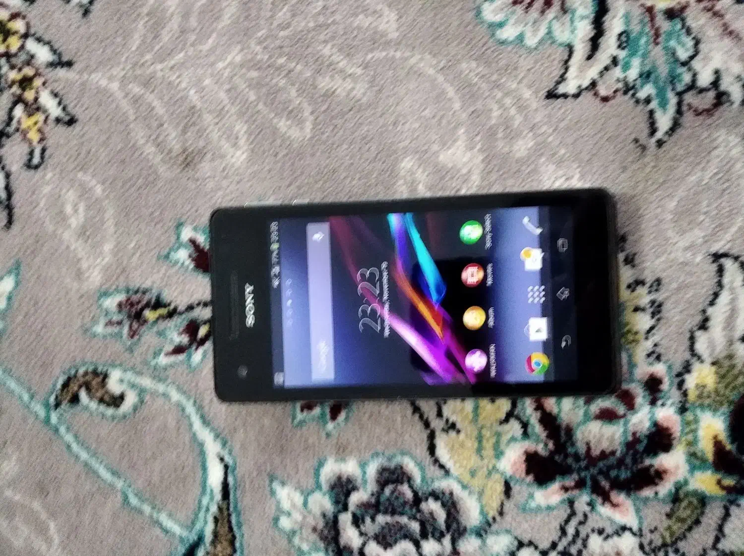 اکسپریا وی فورجی کلکسیونی سالم تمیز|موبایل|قم, شاه ابراهیم|دیوار