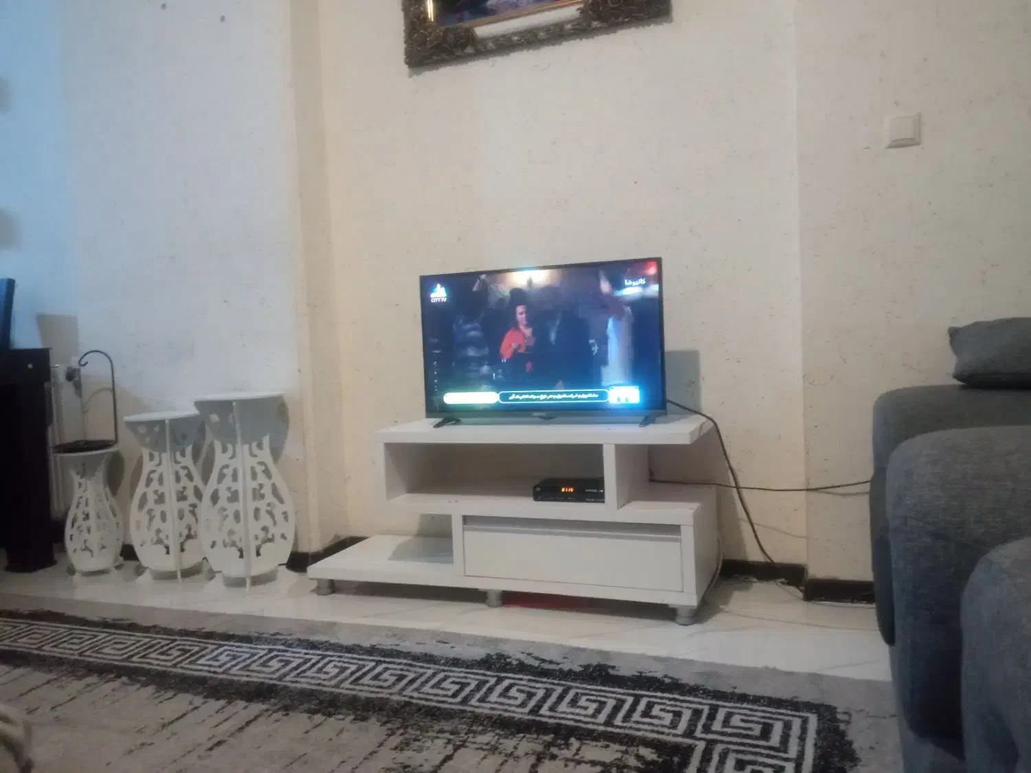 تلوزیون ال ایدی 32|تلویزیون و پروژکتور|صدرا-فارس, فاز ۲|دیوار