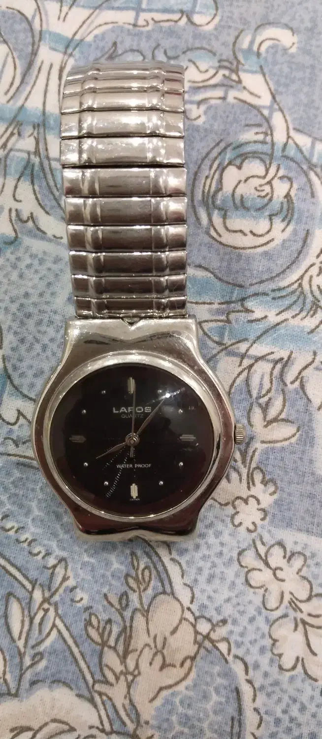 ساعت|ساعت|مشهد, فارغ التحصیلان|دیوار