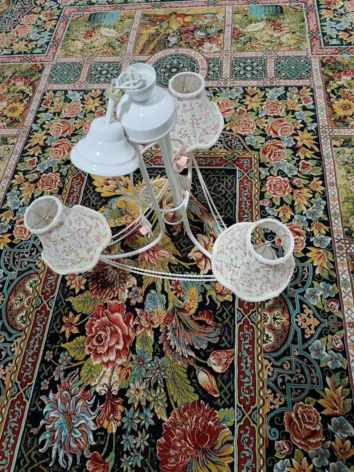 لوستر سه شاخه فرفوژه|لوستر و چراغ آویز|همدان, |دیوار