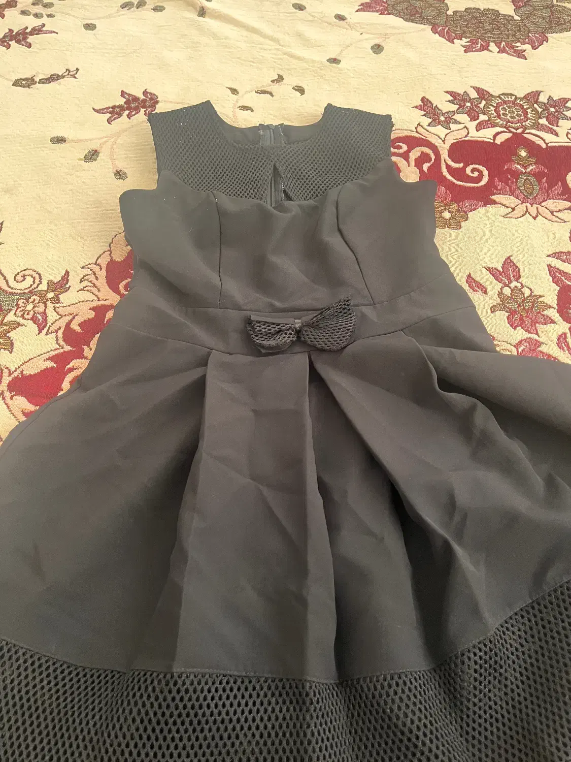 تعدادی لباس مجلسی و کت تک|لباس|جیرفت, |دیوار