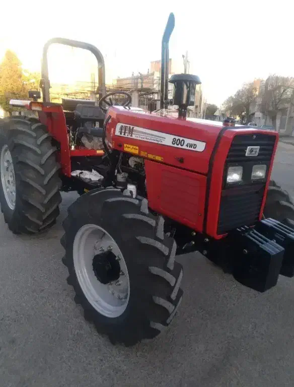 تراکتور ۸۰۰ مدل ۱۴۰۱|خودرو سنگین|پارسآباد, |دیوار