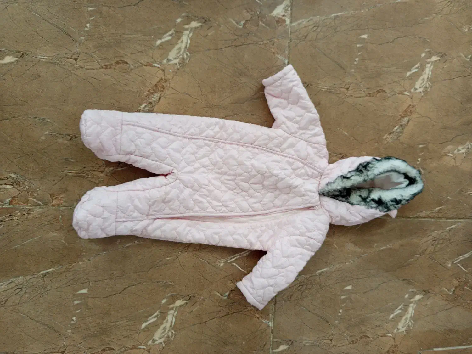 تعداد زیادی لباس بچگانه،زمستانی و تابستانی|کفش و لباس بچه|کوچصفهان, |دیوار