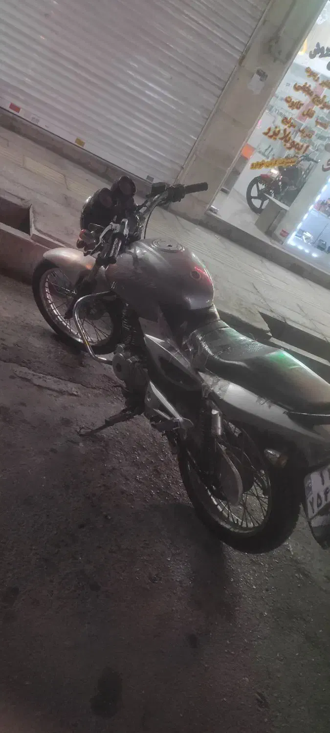 موتور پالس پولسار مدل ۸۳|موتورسیکلت|اندیشه, اندیشه فاز ۱|دیوار