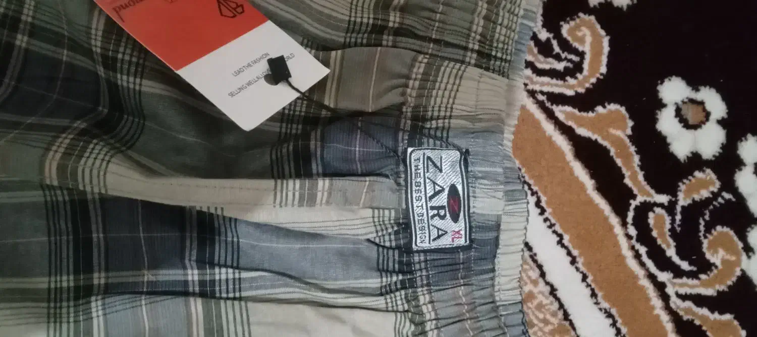 شلوارک|لباس|شاهینشهر, خانه کارگر|دیوار