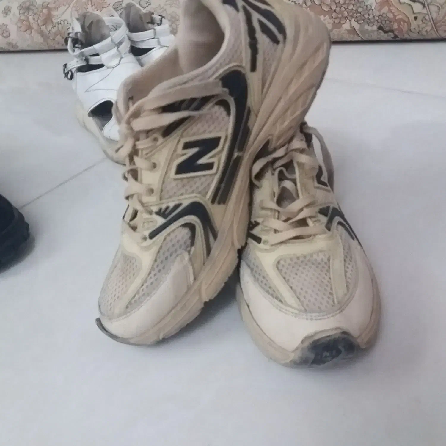 تعدادی کفش به فروش میرسدکفش های تابستانی ....|کیف، کفش، کمربند|قروه, |دیوار