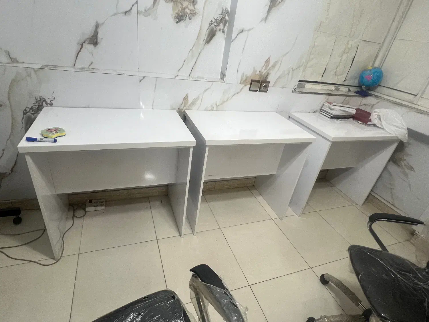 میز ناخن میز مطالعه|آرایشگاه و سالنهای زیبایی|رشت, نیکمرام|دیوار