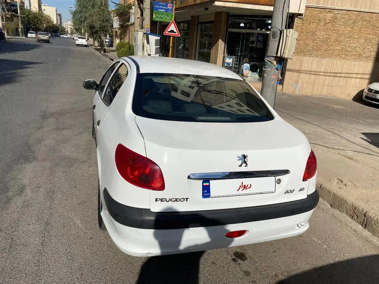 پژو ۲۰۶ صندوقدار|خودرو سواری و وانت|قم, بلوار امین و ساحلی|دیوار