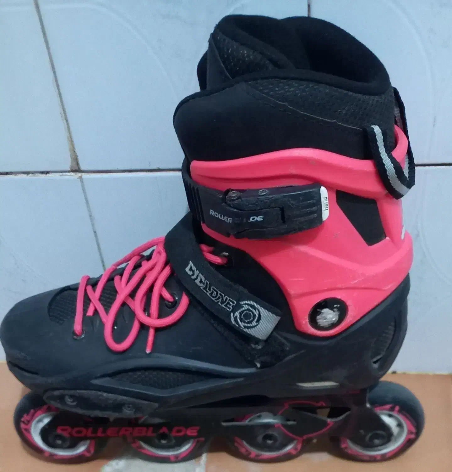 اسکیت رنگ سرخ آبی|دوچرخه، اسکیت، اسکوتر|ساری, |دیوار