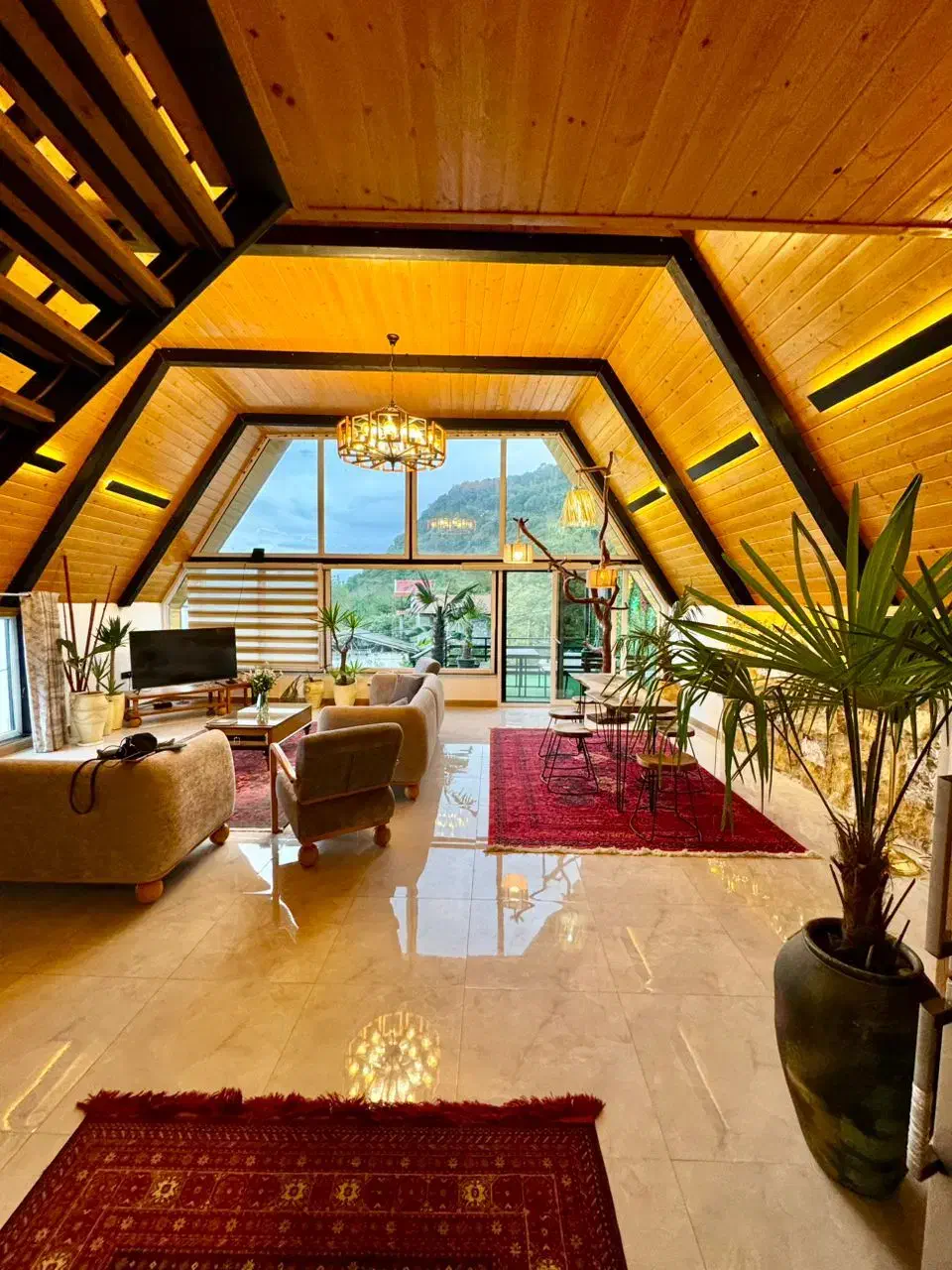 کلبه سوییسی استخردار نوساز|اجارهٔ کوتاه‌مدت ویلا و باغ|شیرگاه, |دیوار