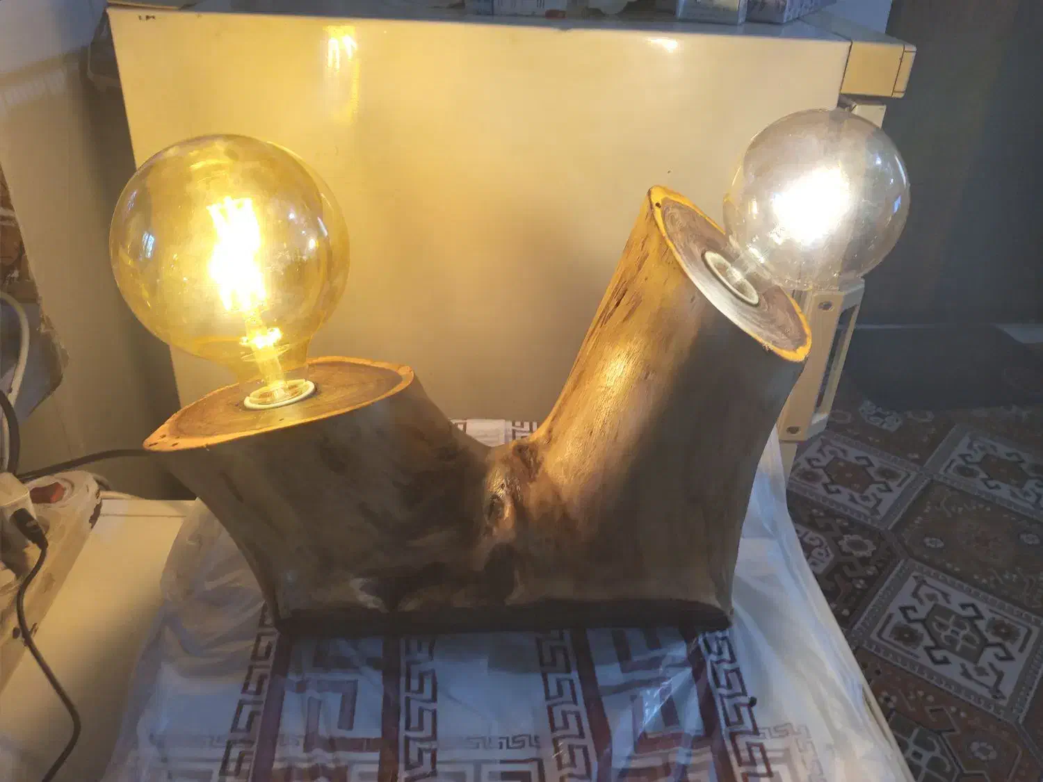 آباژور طرح ادیسون از چوب خوش نقش و محکم کهور|چراغ خواب و آباژور|بندر انزلی, چهارفریضه|دیوار