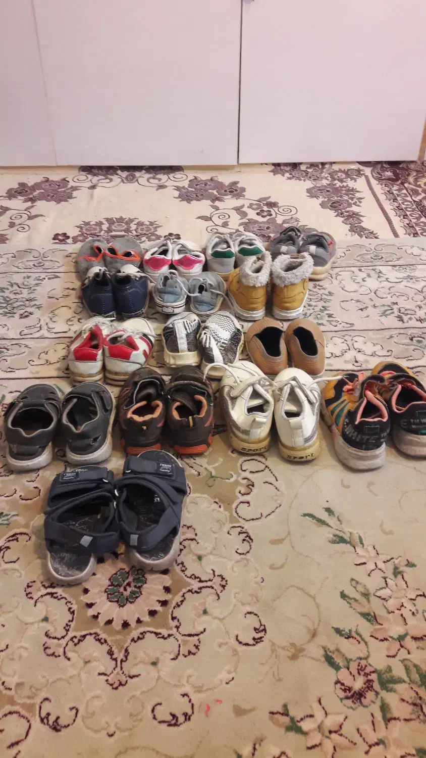 کفش بچه گانه ش ۲۲ تا ۲۷ قیمت توافقی|کفش و لباس بچه|خمام, |دیوار