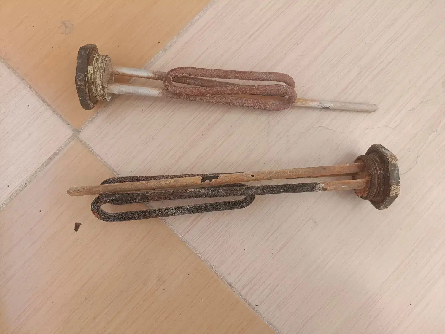 المنت آبگرمکن مدل لعران بدون ترموستات|آبگرمکن، پکیج، شوفاژ|بندرعباس, |دیوار