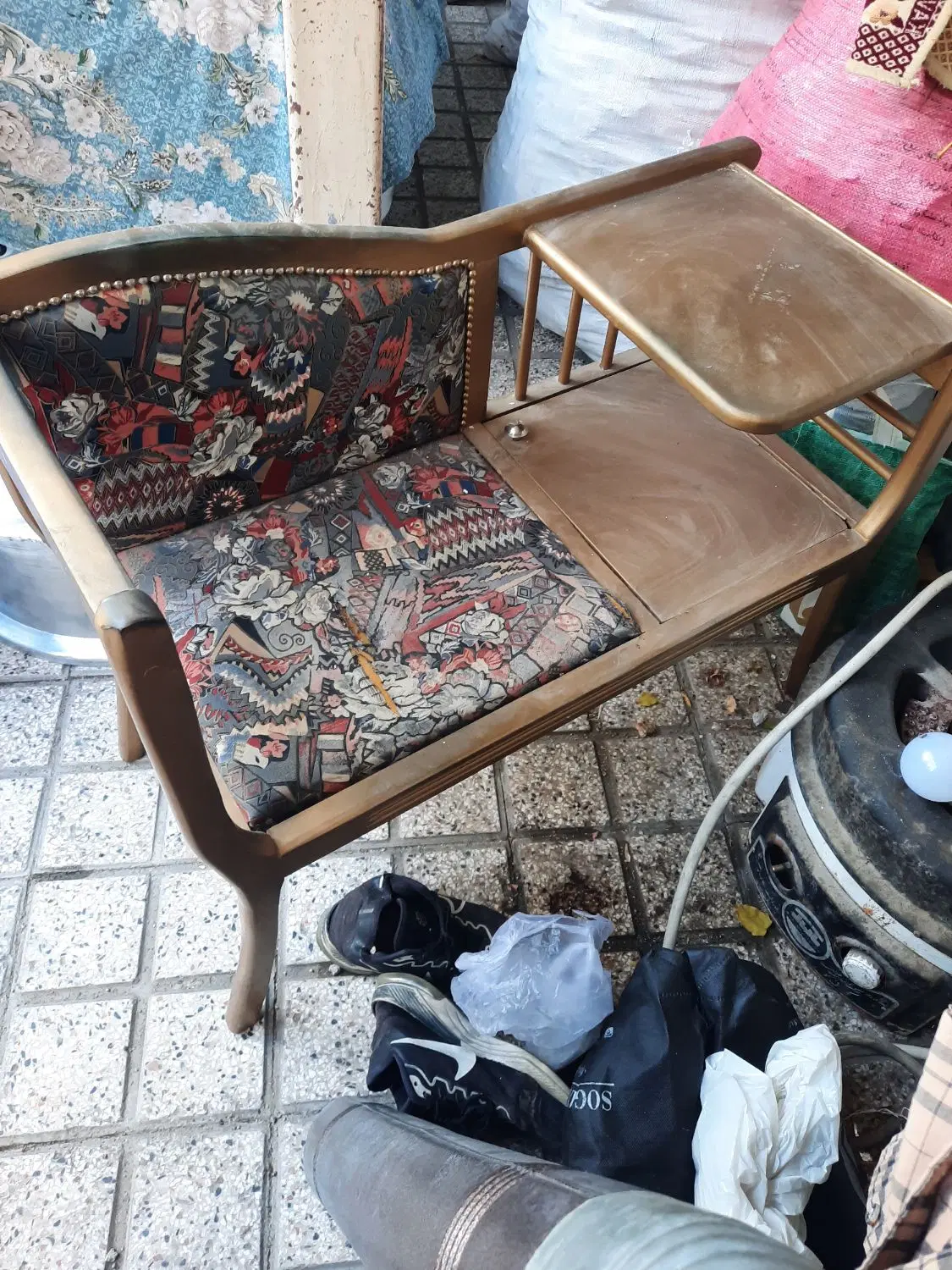 گهواره|میز تلفن|مشهد, هفت تیر (نه دره)|دیوار