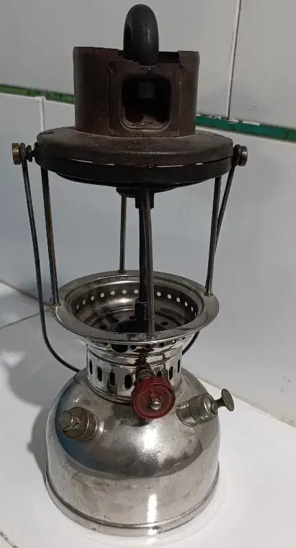 چراغ توری|کلکسیون اشیاء عتیقه|آباده, |دیوار