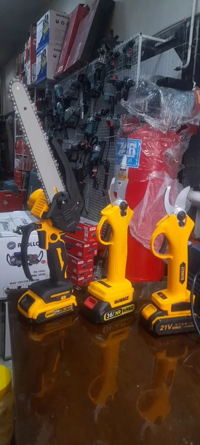 اره شارژی و قیچی شارژی دیوالت|ابزارآلات|مرند, |دیوار