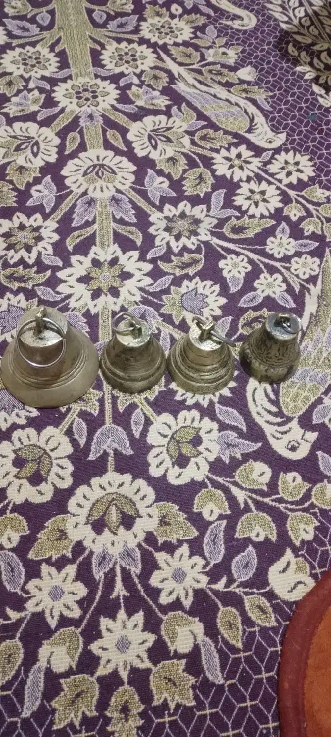 زنگ قدیمی برنجی ناقوسی|کلکسیون اشیاء عتیقه|شهرکرد, |دیوار