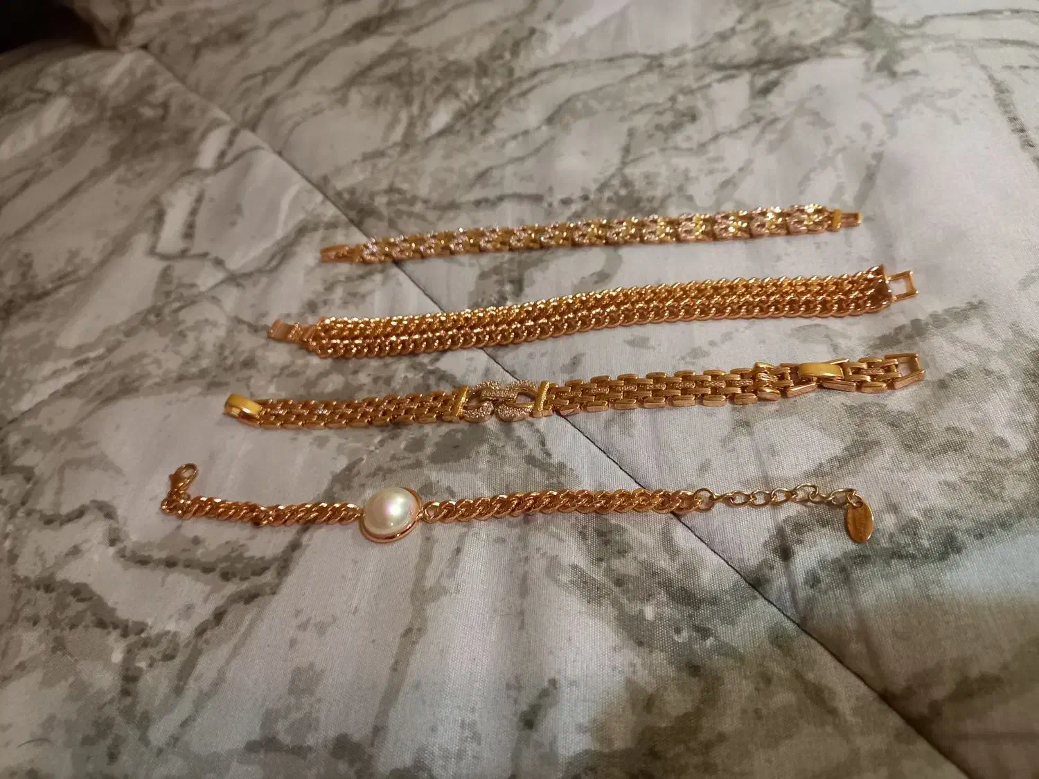 انواع دستبند ژوپینگ طرح طلا هرکدام۶۸۰|بدلیجات|اصفهان, شیخ اشراق|دیوار