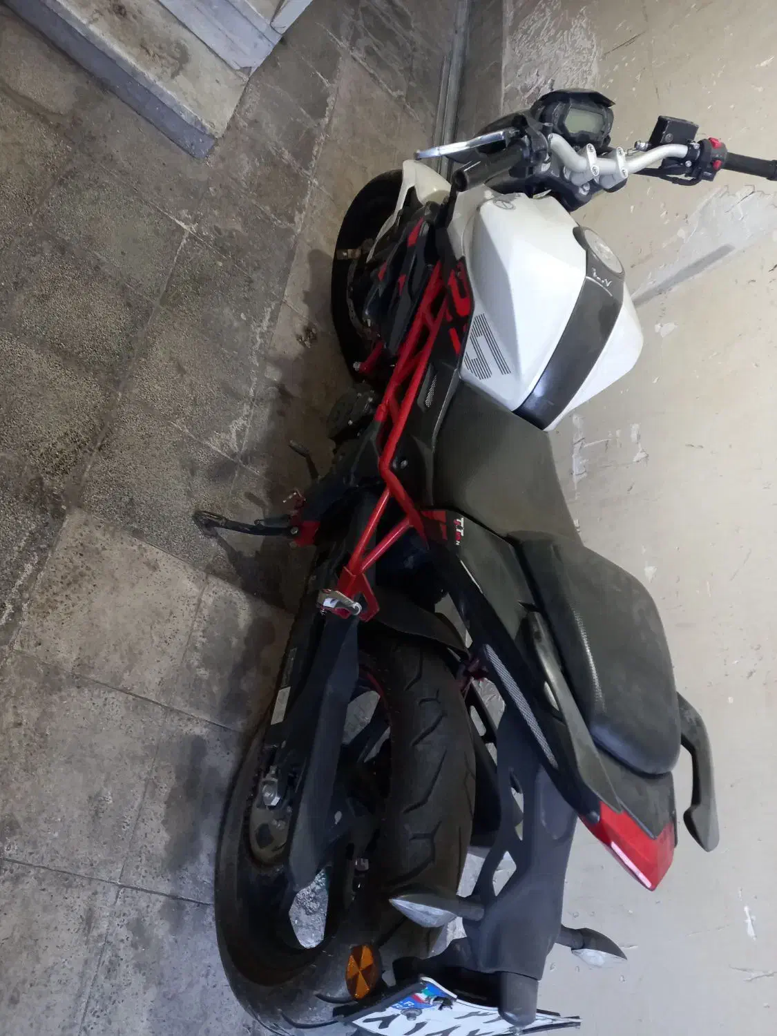 بنلی 250 سفید|موتورسیکلت|کرج, باغستان|دیوار