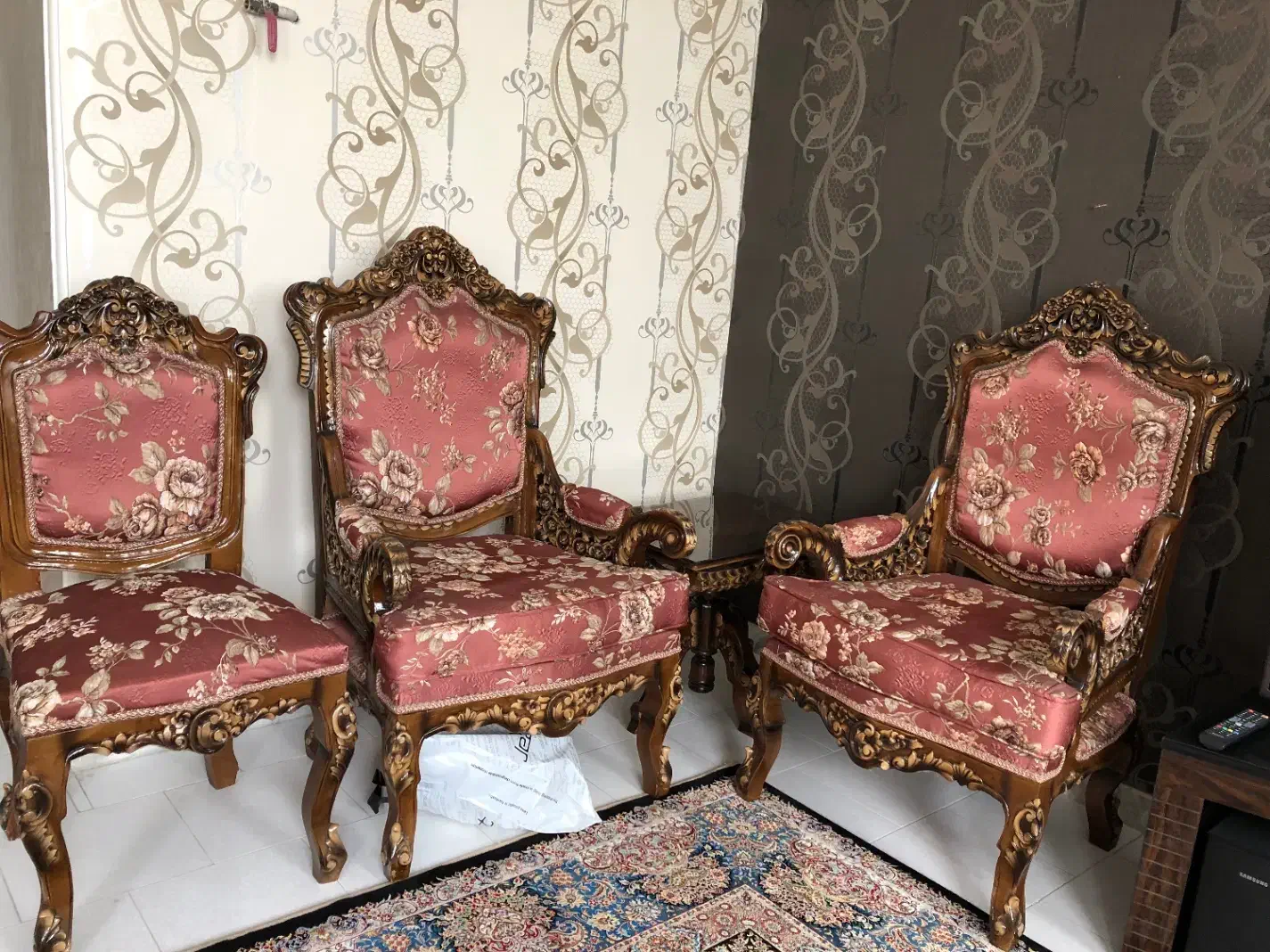 مبلمان|مبلمان خانگی و میز عسلی|کرج, باغستان|دیوار