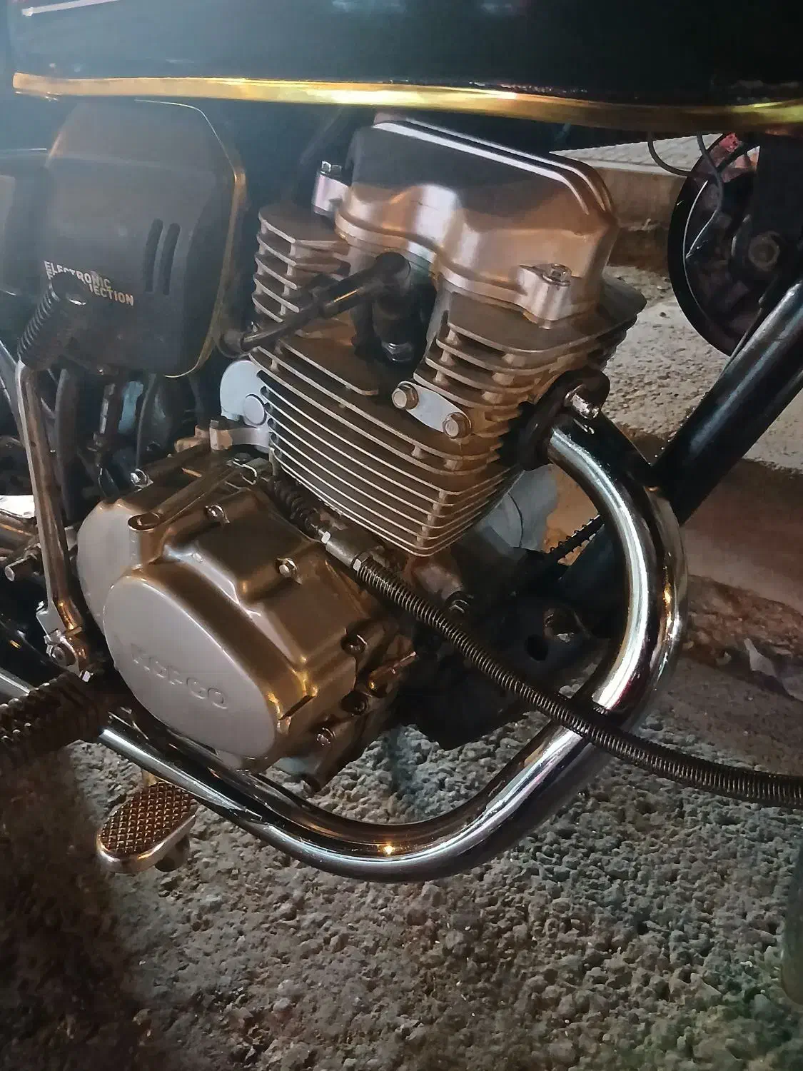 کویر ۲۰۰ مدل ۹۵ آخرین سری کاربراتور|موتورسیکلت|اصفهان, چشمه باقرخان|دیوار