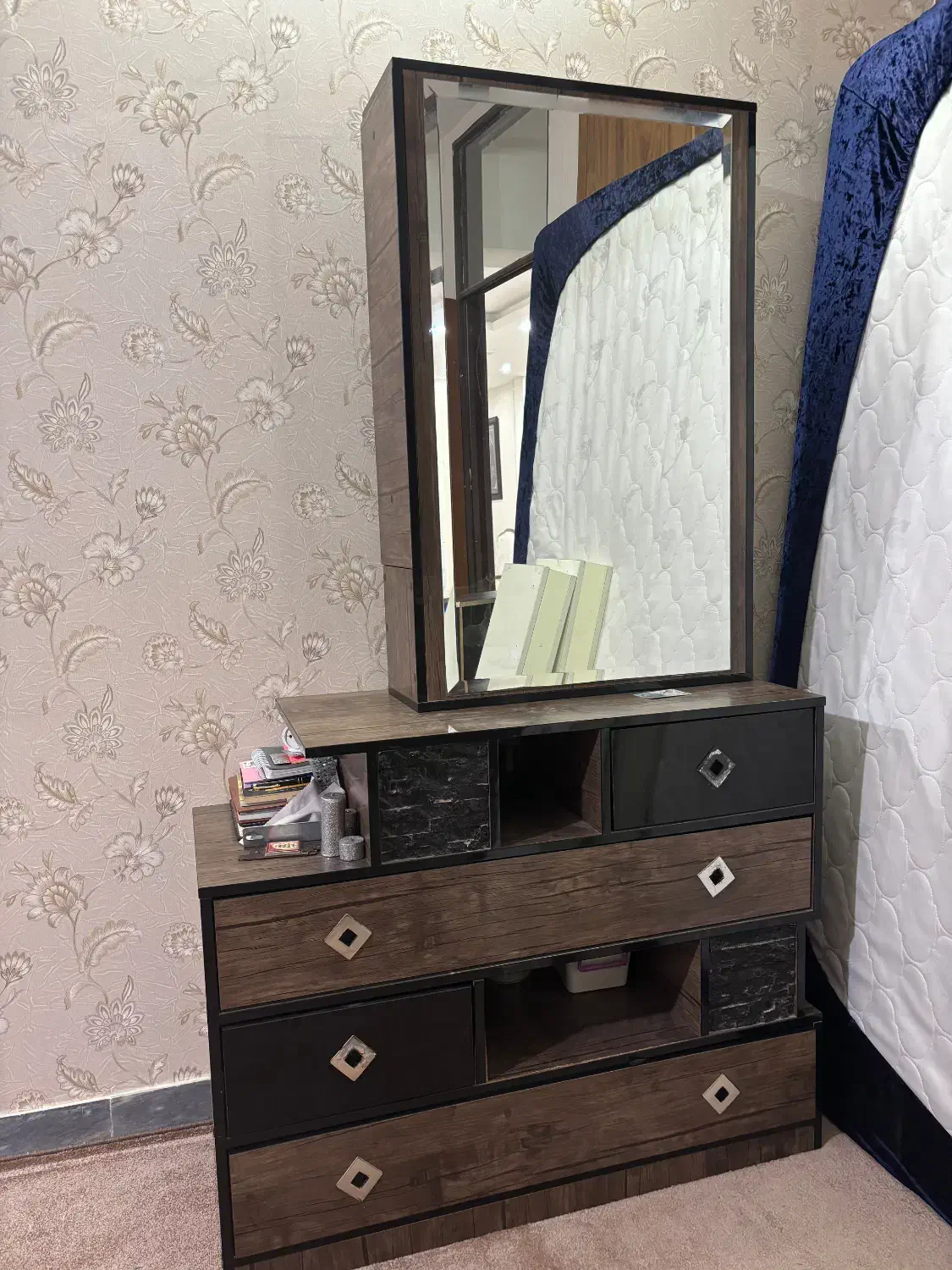 میز ارایشی|جاکفشی، کمد، دراور|بندر ماهشهر, |دیوار