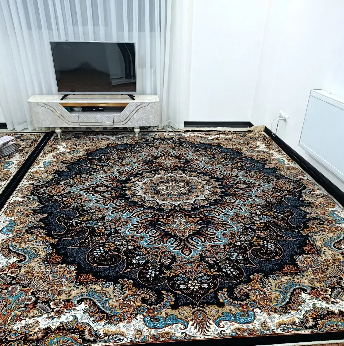 فرش|فرش|هشتگرد, شهرک آپادانا|دیوار