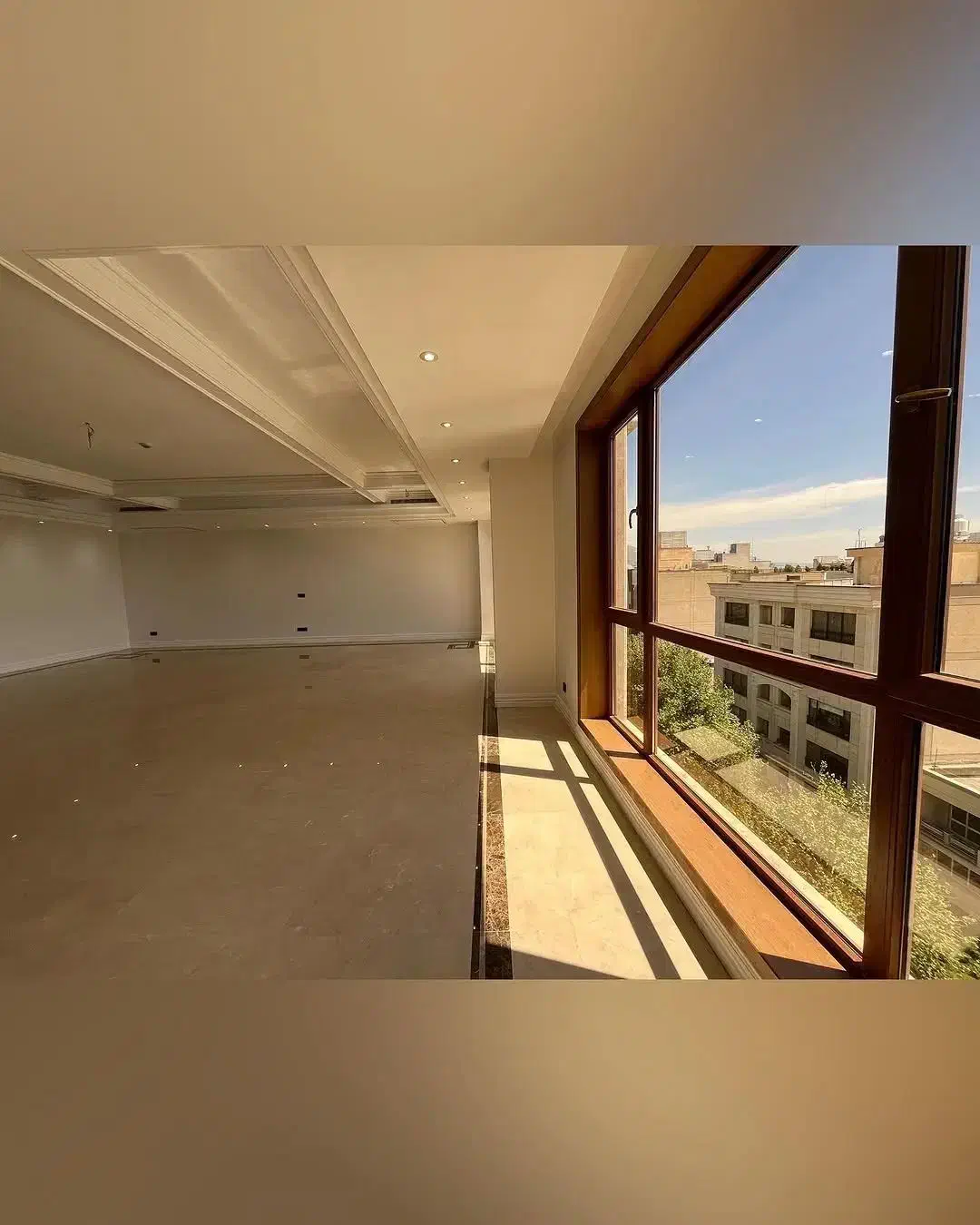 ۳۰۰متر ۴خواب نوساز ۲۰متر تراس هتلینگ آفرویژه