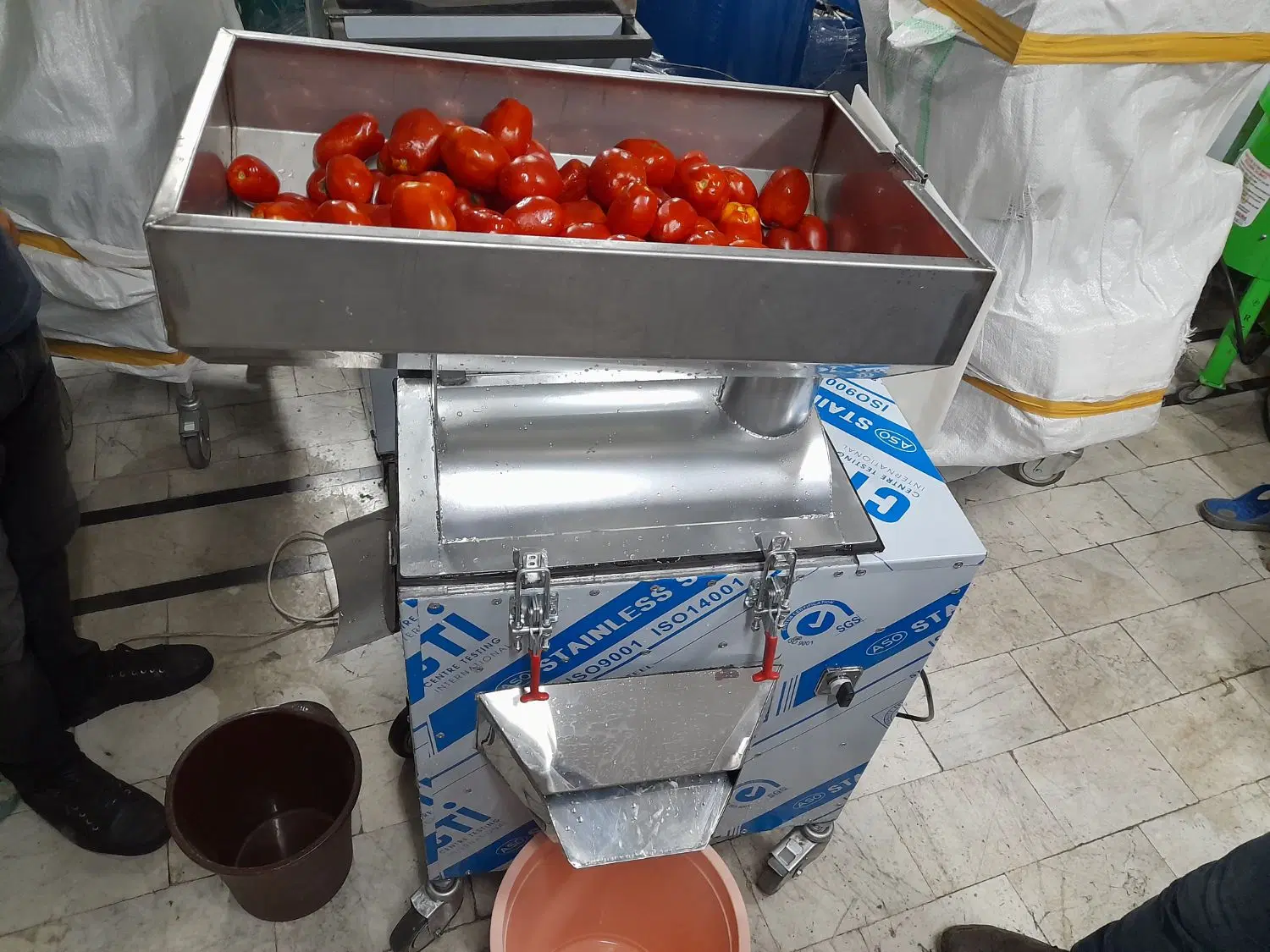 دستگاه آب گوجه گیری رب گیر آبغوره آبلیمو شیر انگور|ماشینآلات صنعتی|تهران, خلیج فارس|دیوار