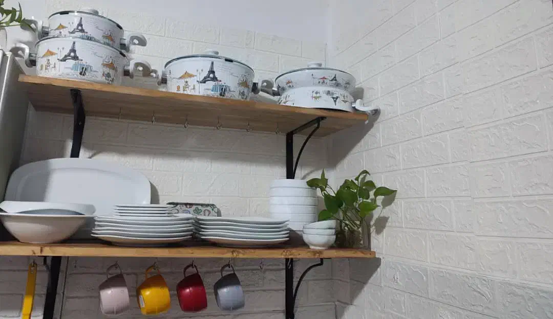 شلف دیواری چوبی با پایه فلزی|کتابخانه، شلف، قفسههای دیواری|صدرا-فارس, فاز ۱|دیوار