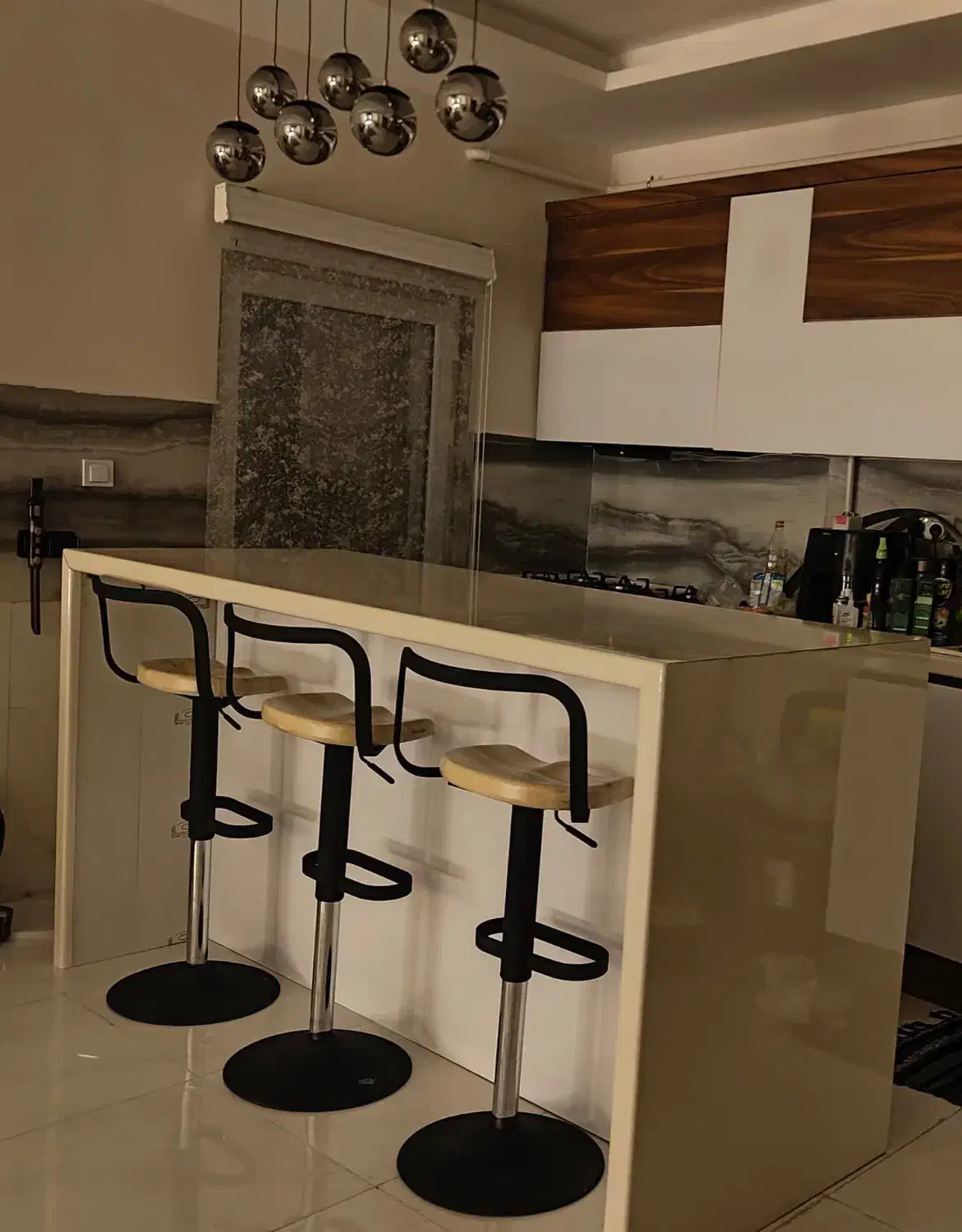 میز کانتر و صندلی جک دار|کافیشاپ و رستوران|رشت, بلوار گیلان|دیوار