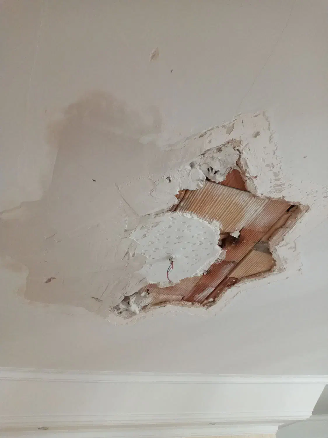 گچکاری لکه گیری گچ کار تخریب خرده کاری کاشیکاری گچ|خدمات پیشه و مهارت|تهران, جنتآباد مرکزی|دیوار