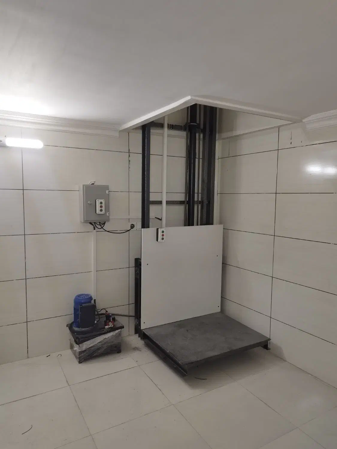 بالابر و آسانسور هیدرولیک|خدمات پیشه و مهارت|اصفهان, لیمجیر|دیوار