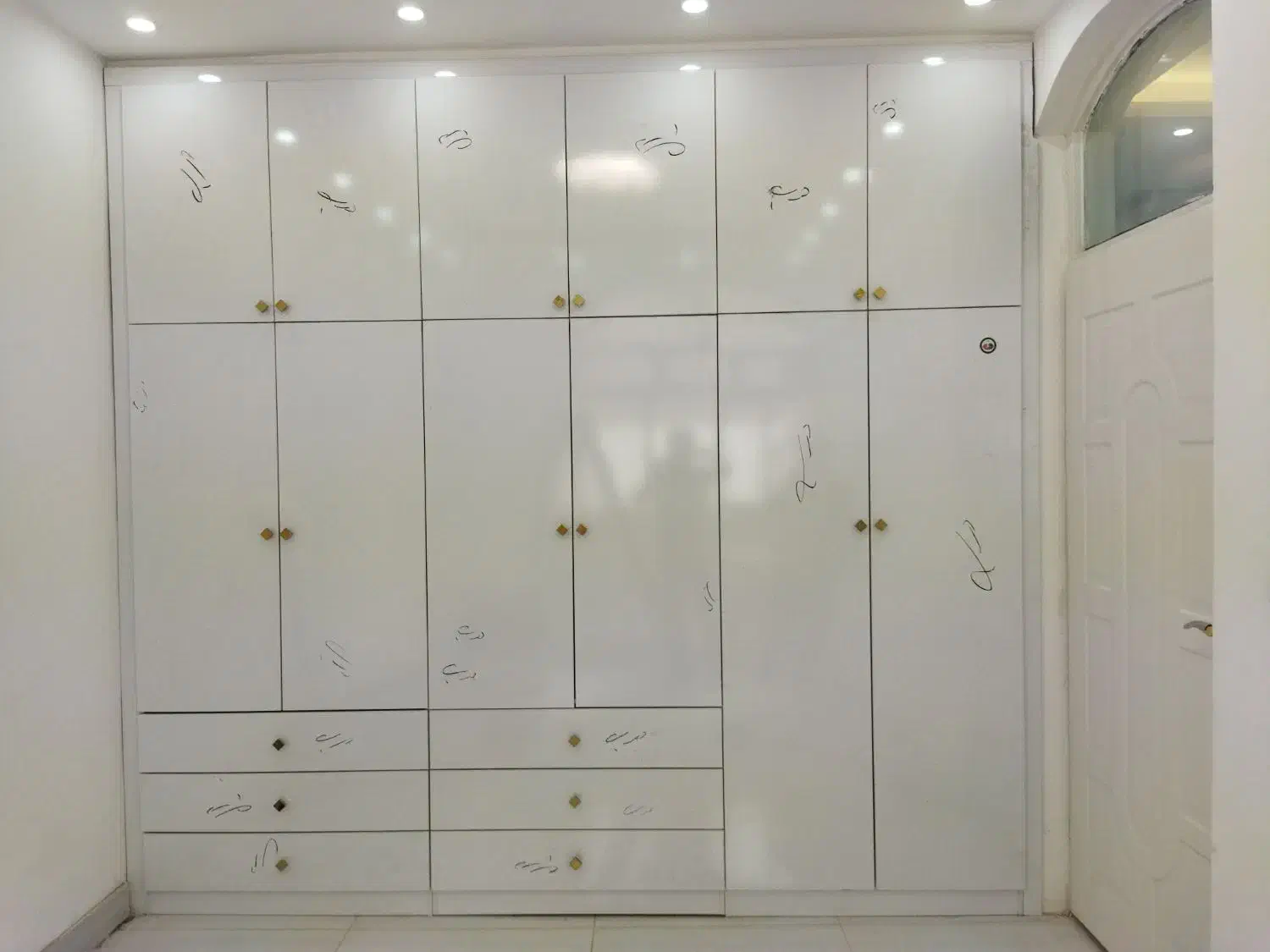 تعمیرات و نصب کابینت کمد دیواری میز|خدمات پیشه و مهارت|زاهدان, |دیوار