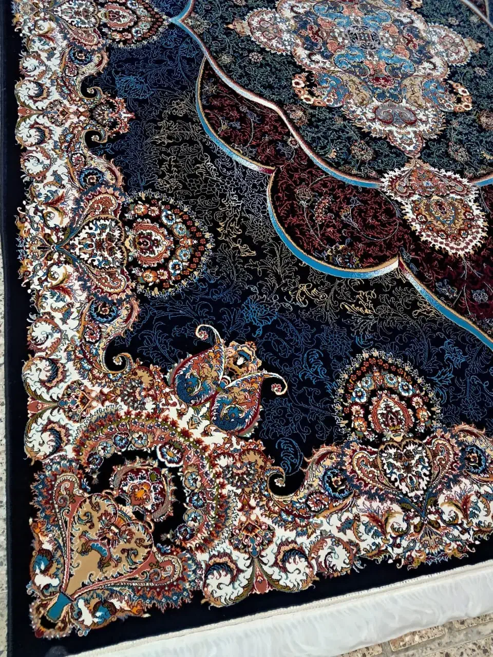 فرش ۹متری دوتخته باکناره مثل فرش ها|فرش|ورامین, ریحان آباد|دیوار