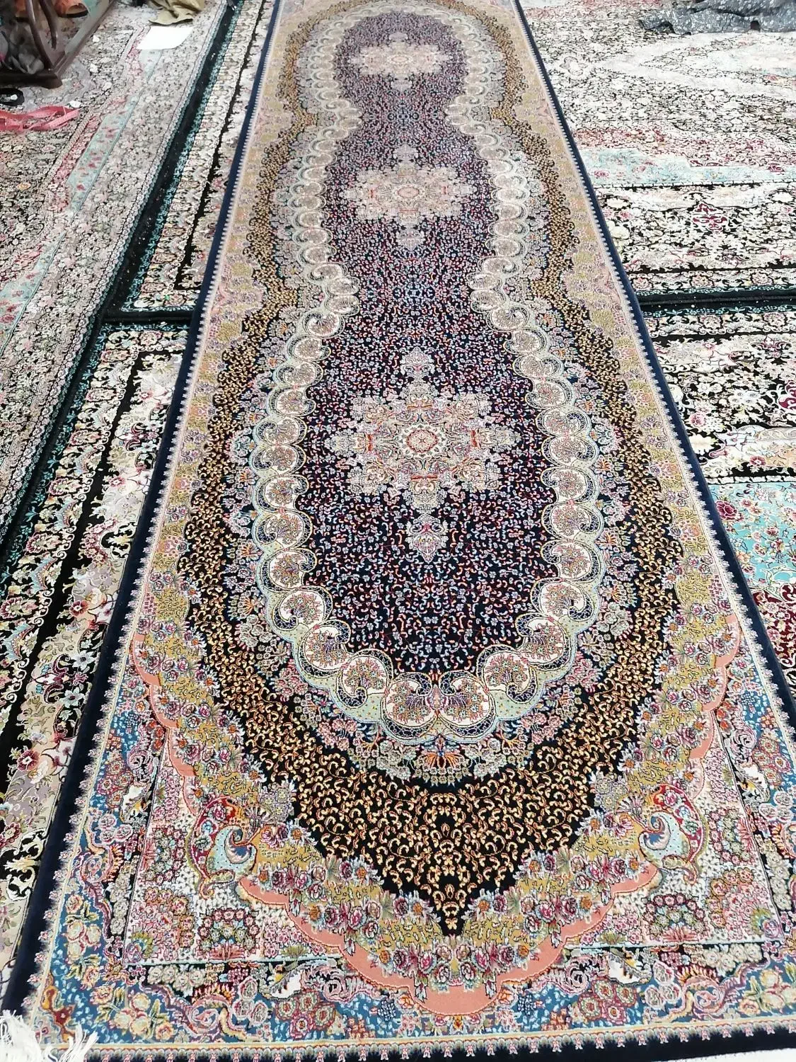 فرش کناره 4متر در 1متر تمام نخ 1000شانه|فرش|کرج, عظیمیه|دیوار