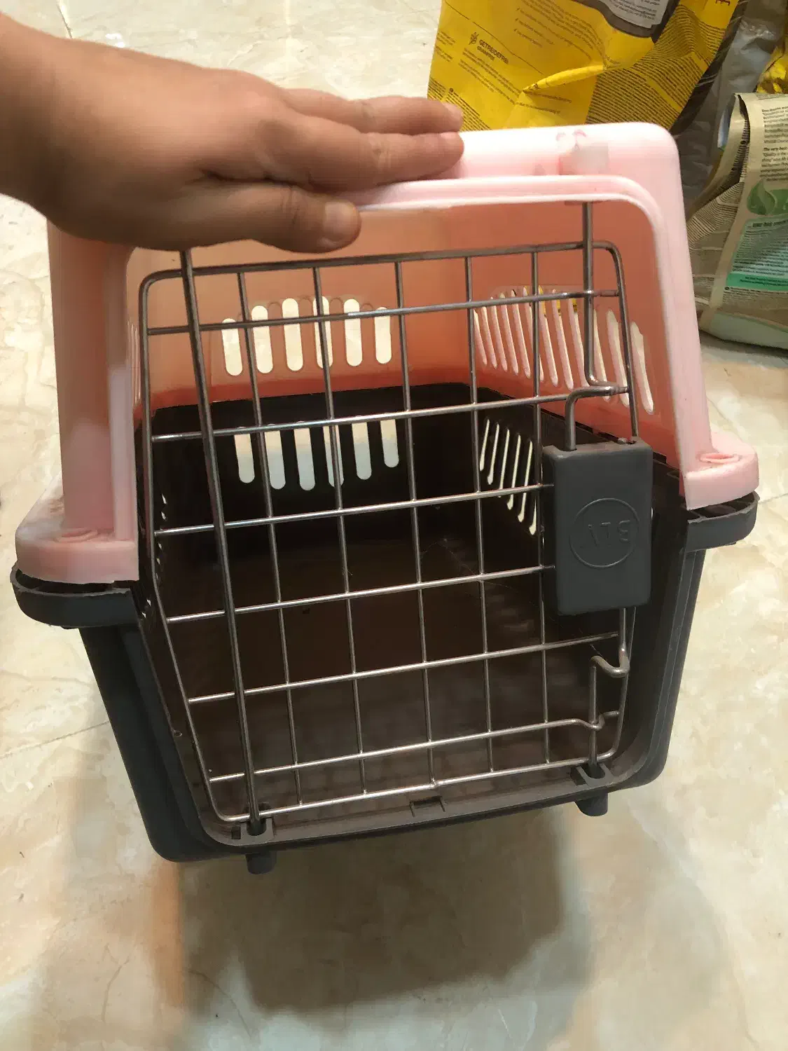 باکس و کوله گربه و سگ نژاد کوچک|لوازم جانبی حیوانات|رشت, لاکان شهر|دیوار