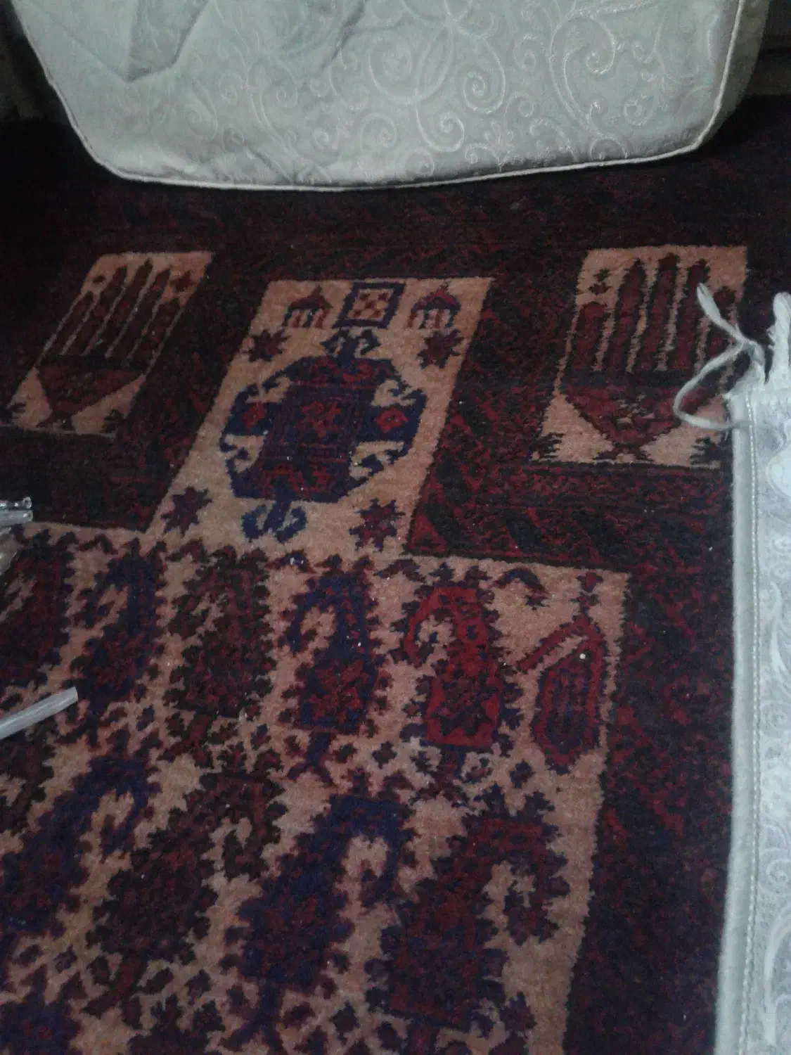 قالی دسباف قدیمی حدود 90 سال حداقل قدمت داره|فرش|تهران, فدک|دیوار