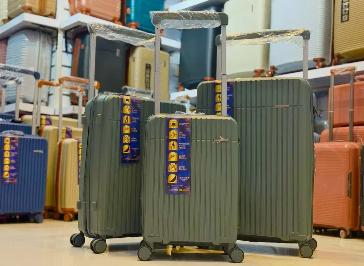 انواع چمدان چکی با ضمانت|کیف، کفش، کمربند|یزد, |دیوار