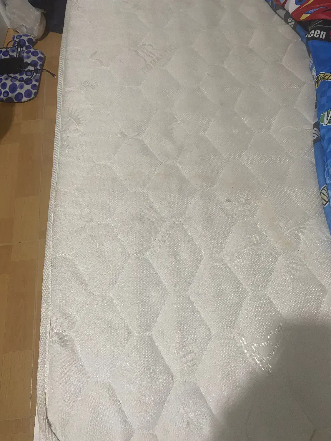 تشک تک نفره رمانتیک|تشک تختخواب|لاهیجان, لیالستان|دیوار